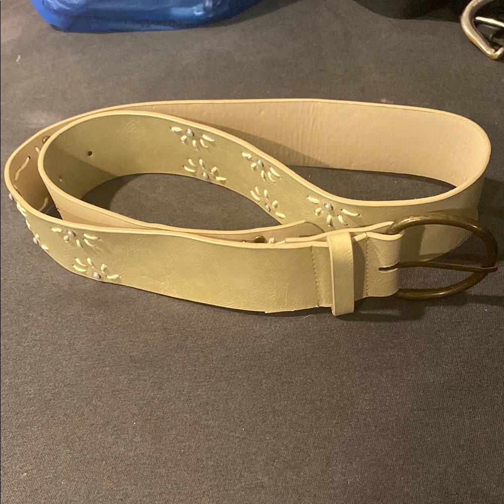 Elegant Cream Floral Women's Belt